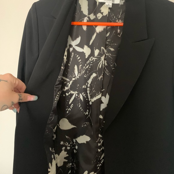 Woman’s Suit Jacket - Picture 2 of 3